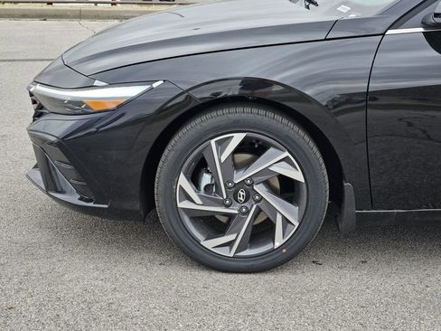 New 2026 Hyundai Elantra Limited FWD image 10