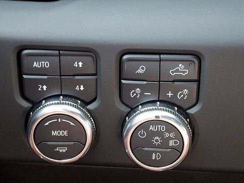 Used 2024 GMC Sierra 3500 Denali Ultimate AWD/4WD image 26