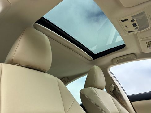 Used 2013 Lexus ES 350 w/ Premium Pkg FWD image 25