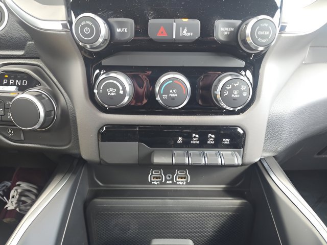 New 2026 RAM 1500 Express AWD/4WD image 21