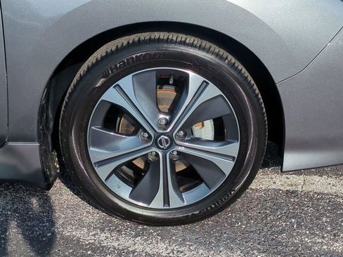 Certified 2022 Nissan Leaf SV image 11