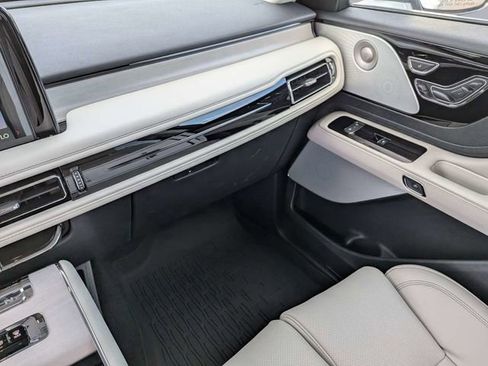 Used 2025 Lincoln Aviator Reserve w/ Equipment Group 201A image 17