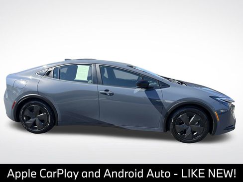 Used 2024 Toyota Prius Prime FWD image 10