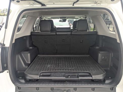 Used 2022 Toyota 4Runner SR5 Premium w/ Moonroof Package RWD image 13