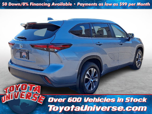 Used 2024 Toyota Highlander XLE AWD/4WD image 4