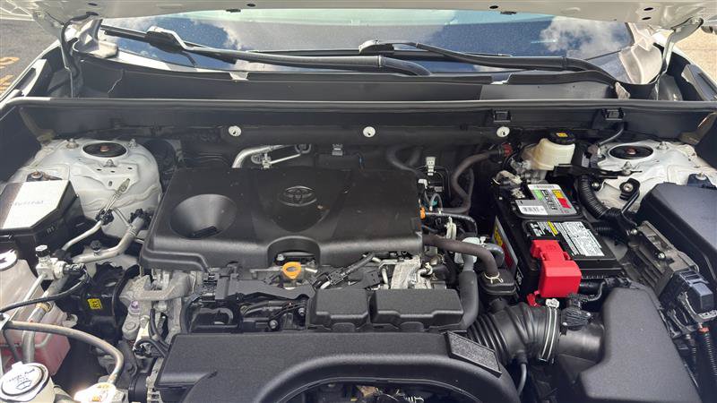 Used 2021 Toyota RAV4 XLE AWD/4WD image 10