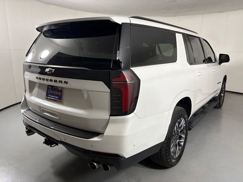 Used 2025 Chevrolet Suburban Z71 AWD/4WD image 8