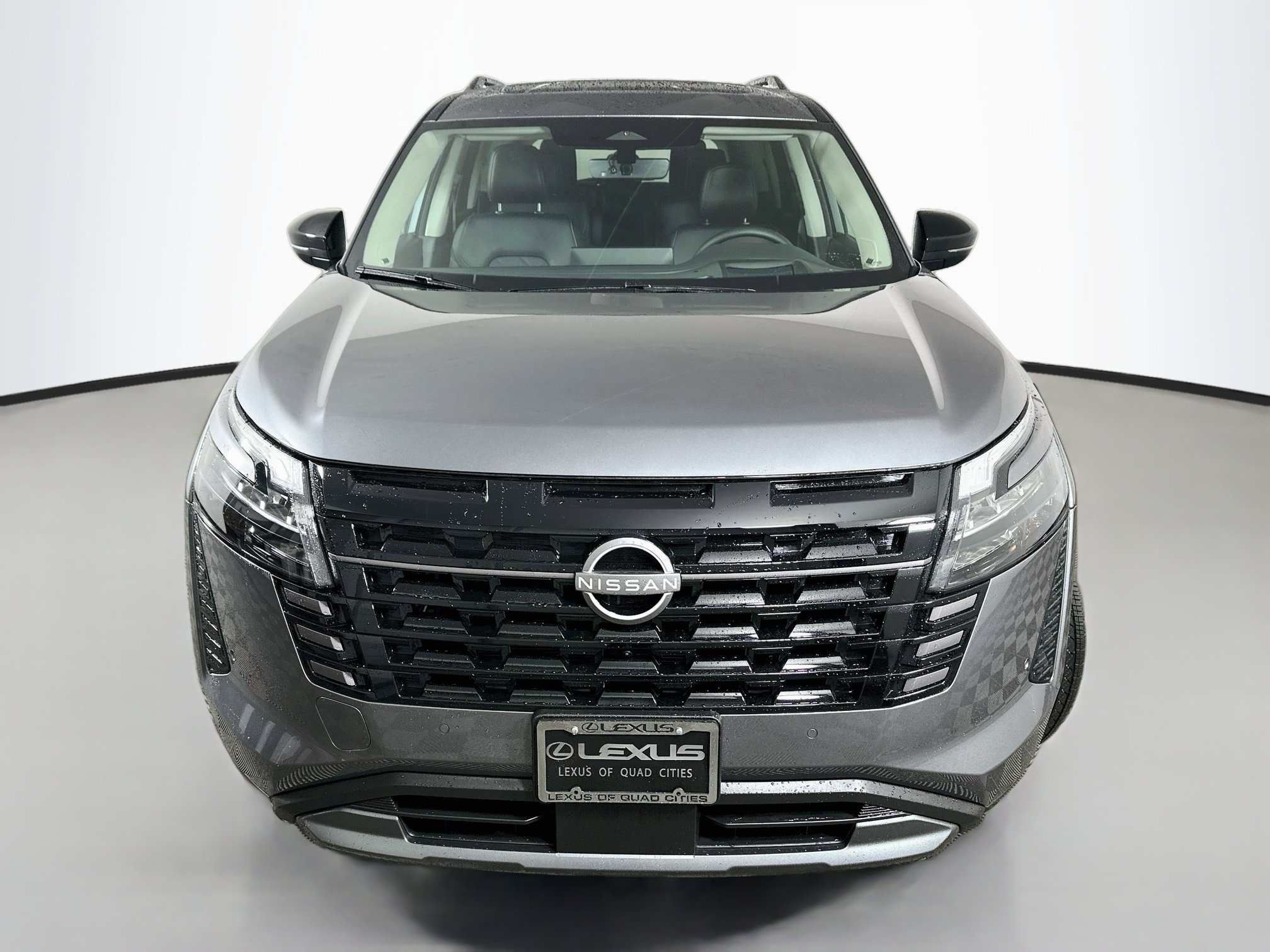Used 2026 Nissan Pathfinder Platinum AWD/4WD image 2