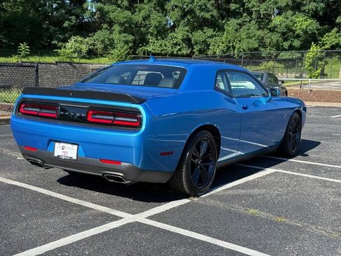 Used 2019 Dodge Challenger R/T Scat Pack w/ Shaker Package RWD image 3