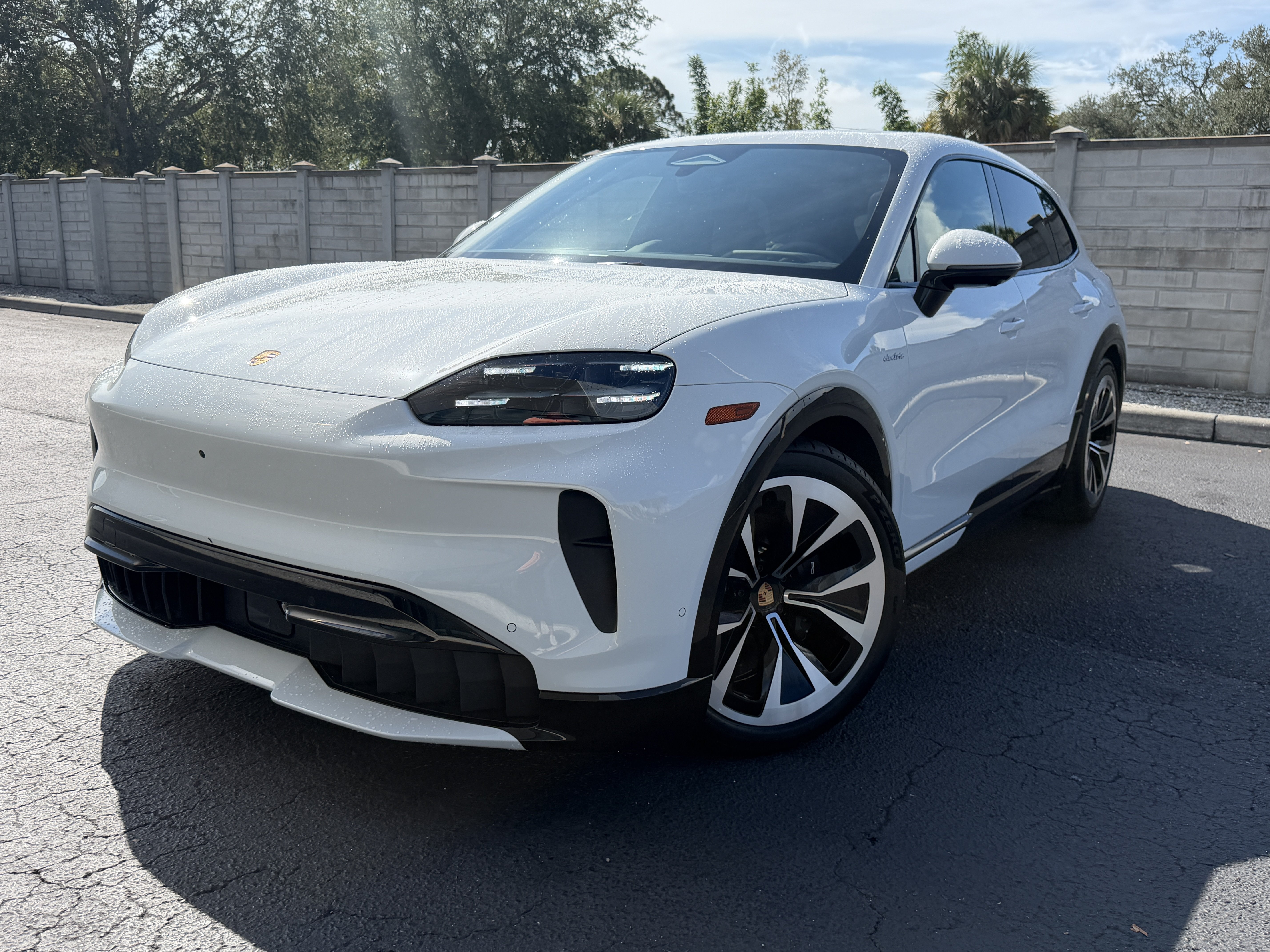Used 2026 Porsche Cayenne Electric AWD/4WD image 1