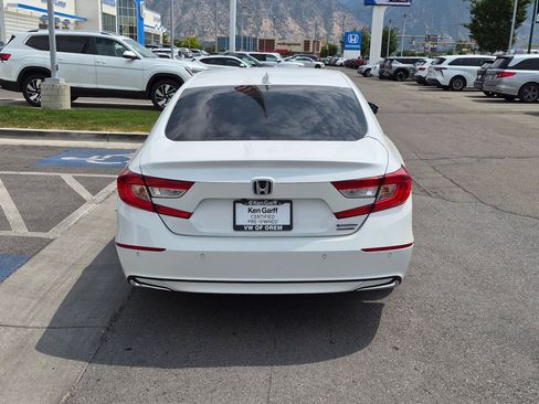 Used 2022 Honda Accord Touring image 7