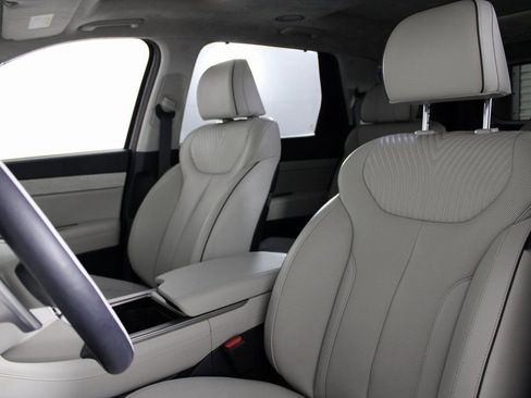 Used 2023 Hyundai Palisade Calligraphy image 16