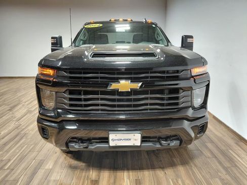 Used 2024 Chevrolet Silverado 2500 Custom w/ Custom Convenience Package AWD/4WD image 19