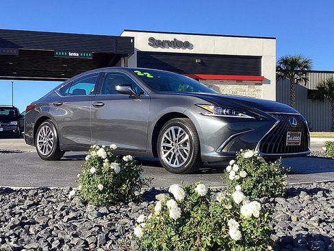 Used 2022 Lexus ES 350 image 3