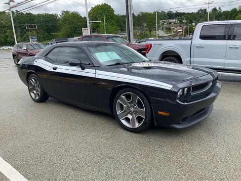 Used 2012 Dodge Challenger R/T RWD image 3