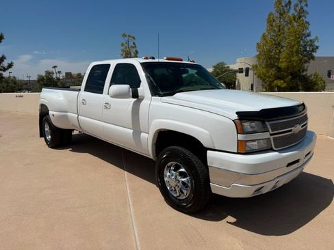 Used 2005 Chevrolet Silverado 3500 LT w/ Heavy-Duty Power Package AWD/4WD image 21