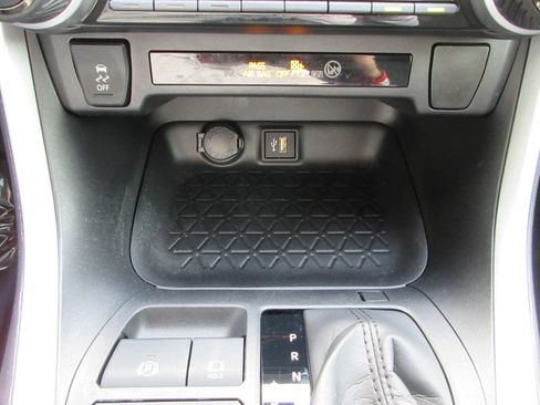 Used 2024 Toyota RAV4 XLE AWD/4WD image 41