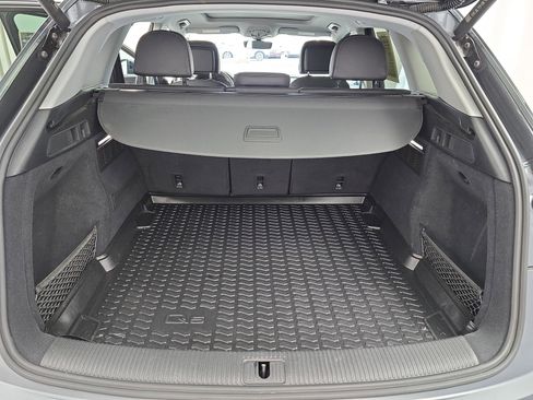 Used 2023 Audi Q5 2.0T Premium w/ Convenience Package image 12