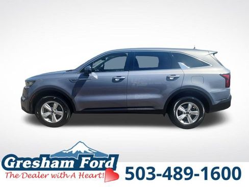 Used 2023 Kia Sorento LX AWD/4WD image 3