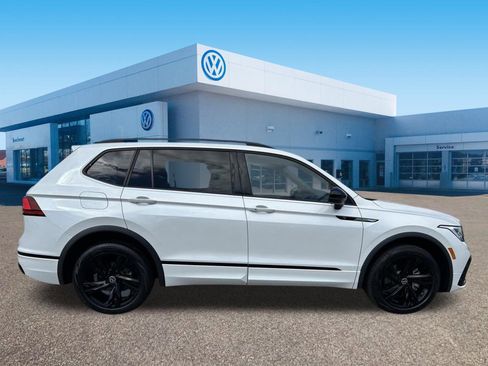 Used 2023 Volkswagen Tiguan SE R-Line FWD image 8