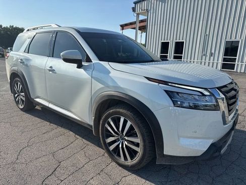 Used 2024 Nissan Pathfinder Platinum w/ Cargo Package AWD/4WD image 1