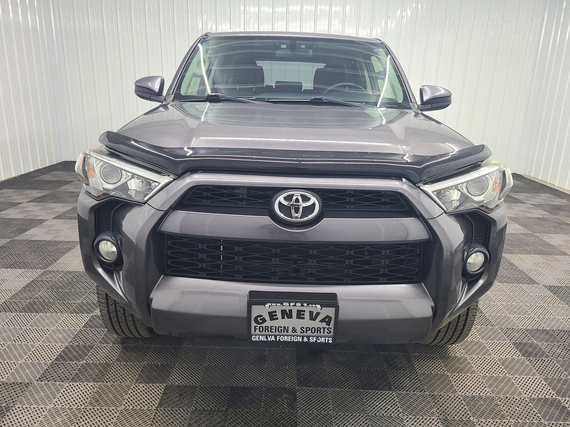 Used 2017 Toyota 4Runner SR5 AWD/4WD image 6