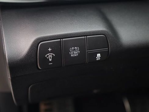 Used 2025 Hyundai Elantra SEL FWD image 11