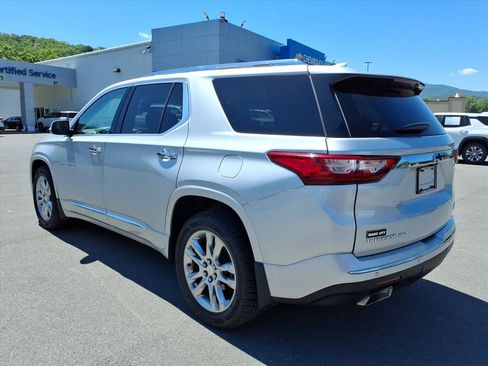 Used 2019 Chevrolet Traverse High Country AWD/4WD image 3