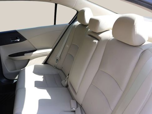 Used 2015 Honda Accord EX-L image 16