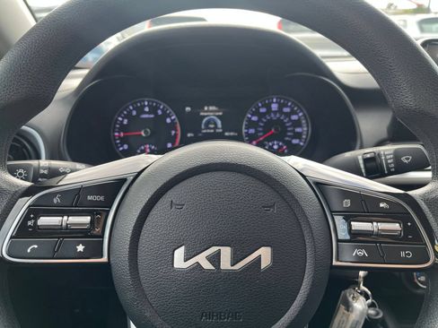 Used 2024 Kia Forte LXS FWD image 25