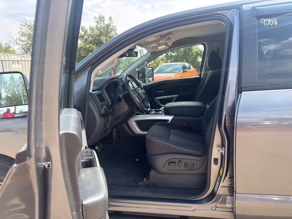 Certified 2024 Nissan Titan SV w/ SV Convenience Package RWD image 11