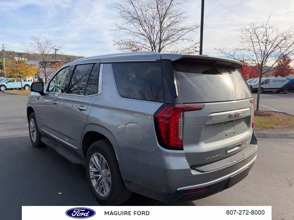 Used 2024 GMC Yukon SLT w/ SLT Premium Package AWD/4WD image 6