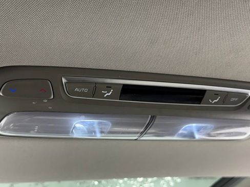 Used 2022 Kia Telluride S FWD image 38