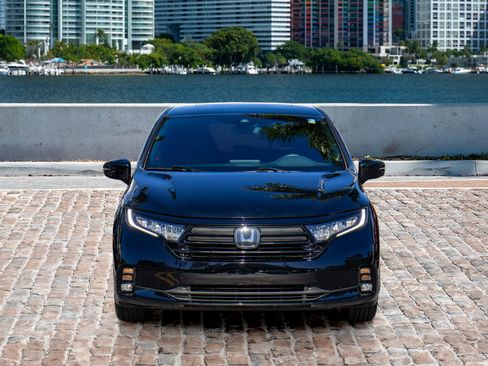 Certified 2024 Honda Odyssey Sport image 2