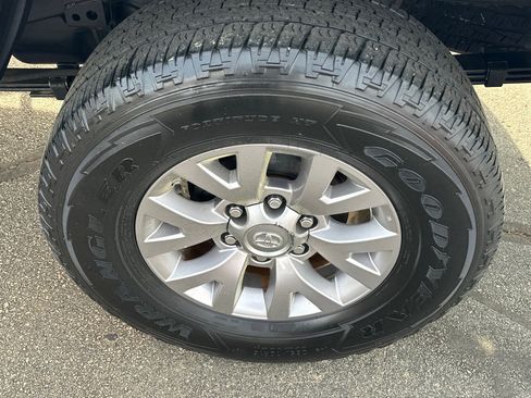 Used 2017 Toyota Tacoma 2WD Access Cab image 15