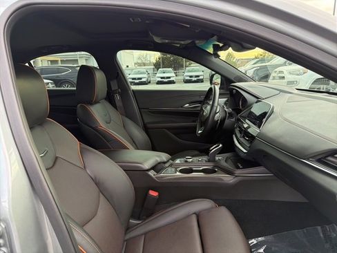 Used 2024 Cadillac CT4 V w/ LPO, ONYX Package image 12