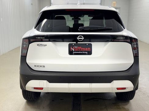 Certified 2025 Nissan Kicks SV image 6