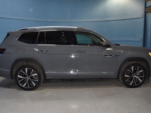 Certified 2025 Volkswagen Atlas SEL Premium R-Line image 19