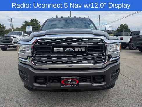 Used 2024 RAM 3500 Limited AWD/4WD image 9
