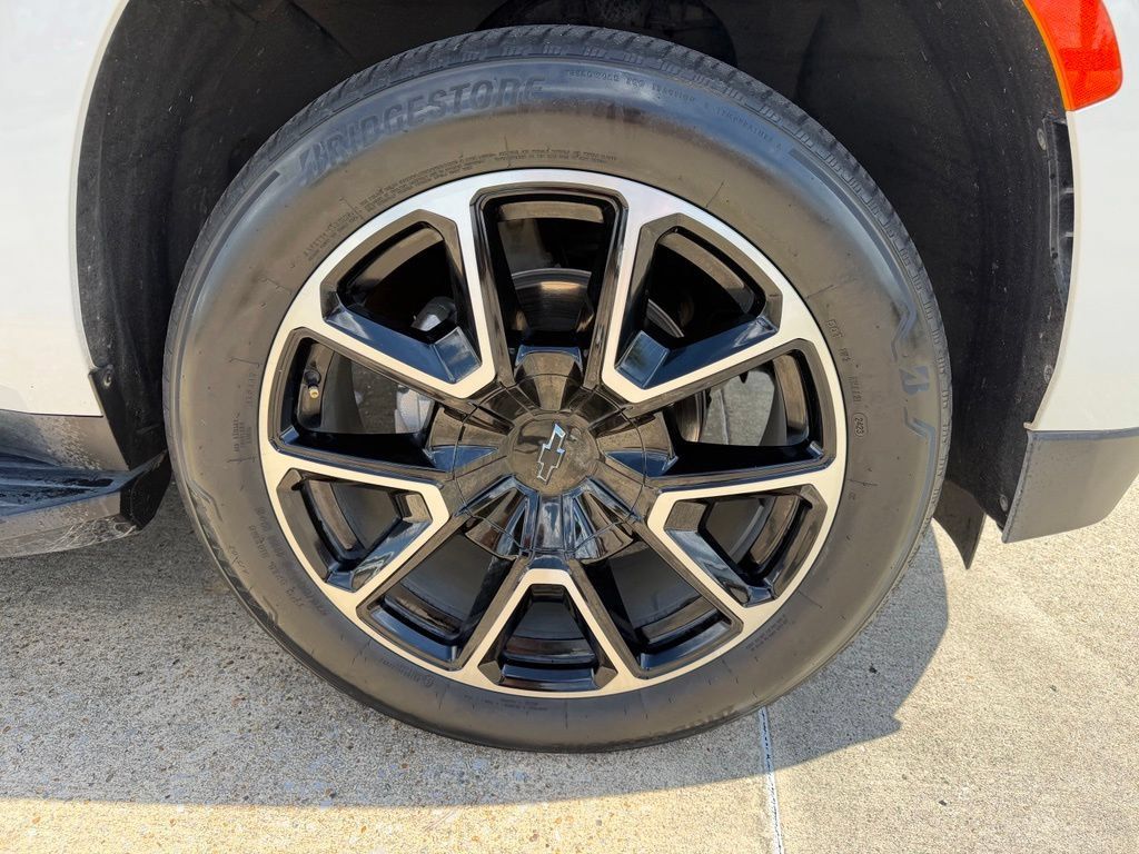 Used 2023 Chevrolet Tahoe RST w/ Luxury Package RWD image 10