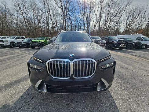 Used 2024 BMW X7 xDrive40i w/ Climate Comfort Package image 12