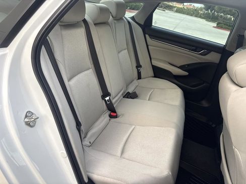 Used 2018 Honda Accord EX image 14