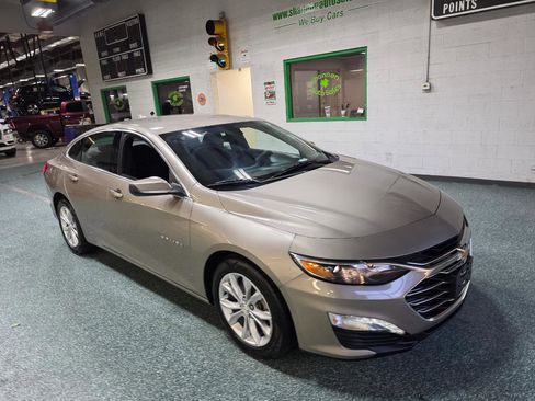Used 2022 Chevrolet Malibu LT FWD image 4