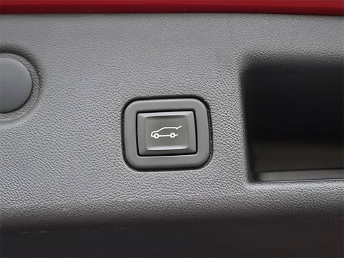 Used 2022 Chevrolet Equinox RS w/ RS Leather Package image 18