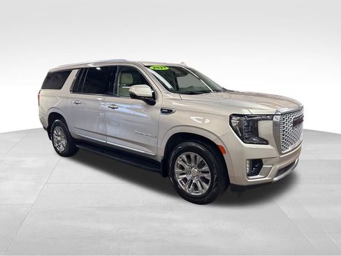Used 2021 GMC Yukon XL Denali w/ LPO, Illumination Package image 8