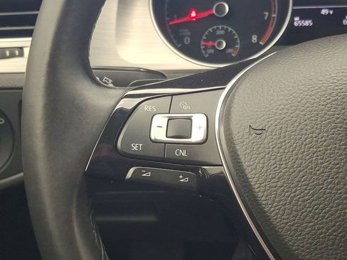 Used 2016 Volkswagen Golf S image 17