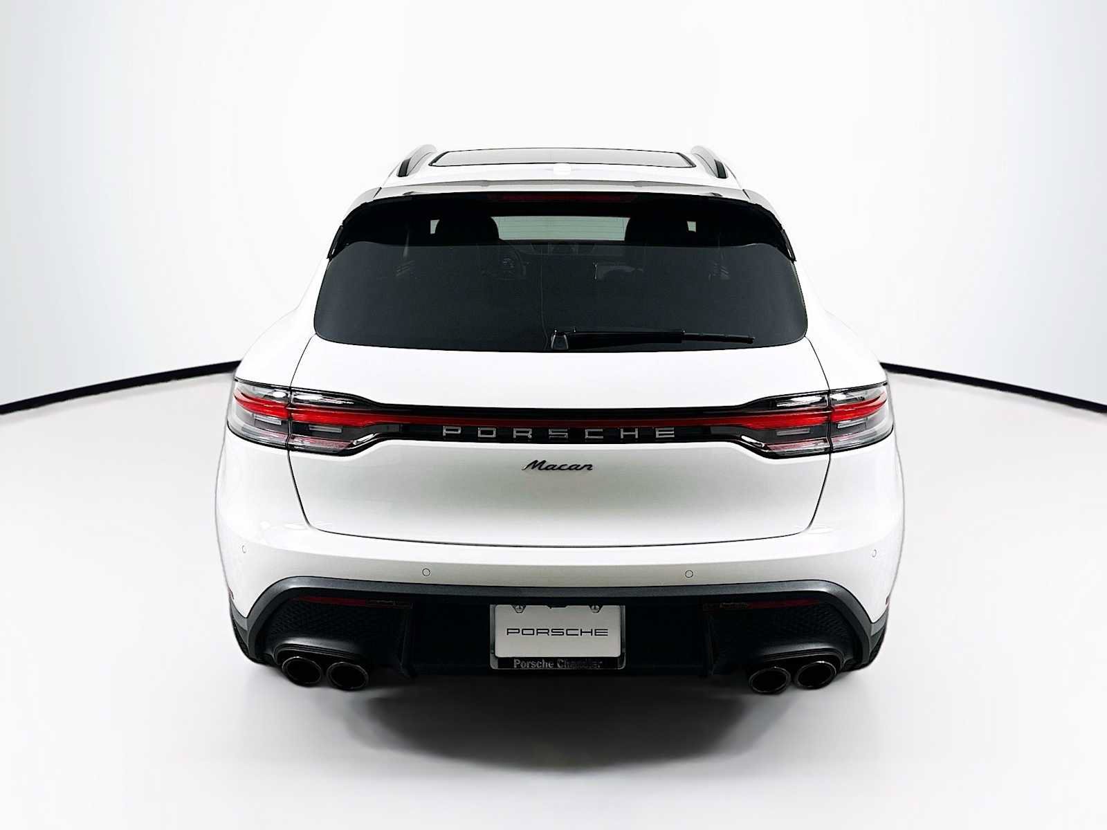 Certified 2026 Porsche Macan AWD/4WD image 10