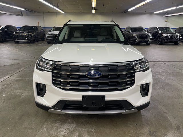 Certified 2025 Ford Explorer Active w/ Active Comfort Package AWD/4WD image 2