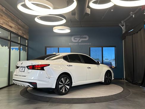 Used 2022 Nissan Altima 2.5 SV w/ SV Premium Package AWD/4WD image 3