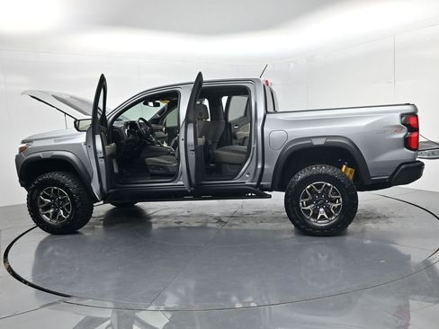 Used 2024 Chevrolet Colorado ZR2 w/ Technology Package AWD/4WD image 80